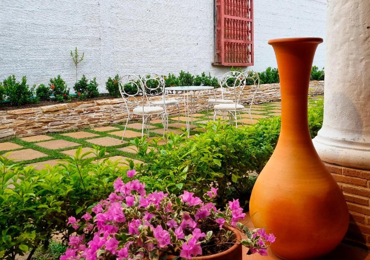 Hotel Santa Barbara Colonial - サンタ・フェ・デ・アンティオキア エクステリア 写真